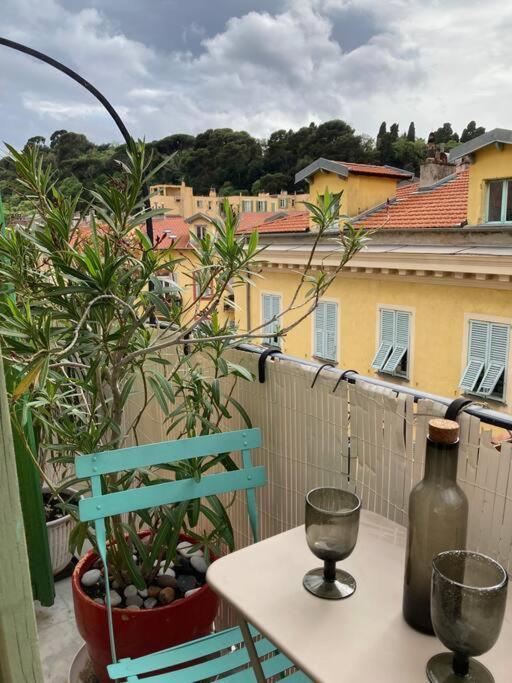 Charmant Deux Pieces Dans Le Quartier Du Port Niza Exterior foto